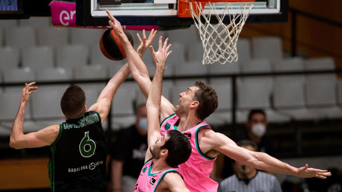 Un instante del Joventut-Barça.