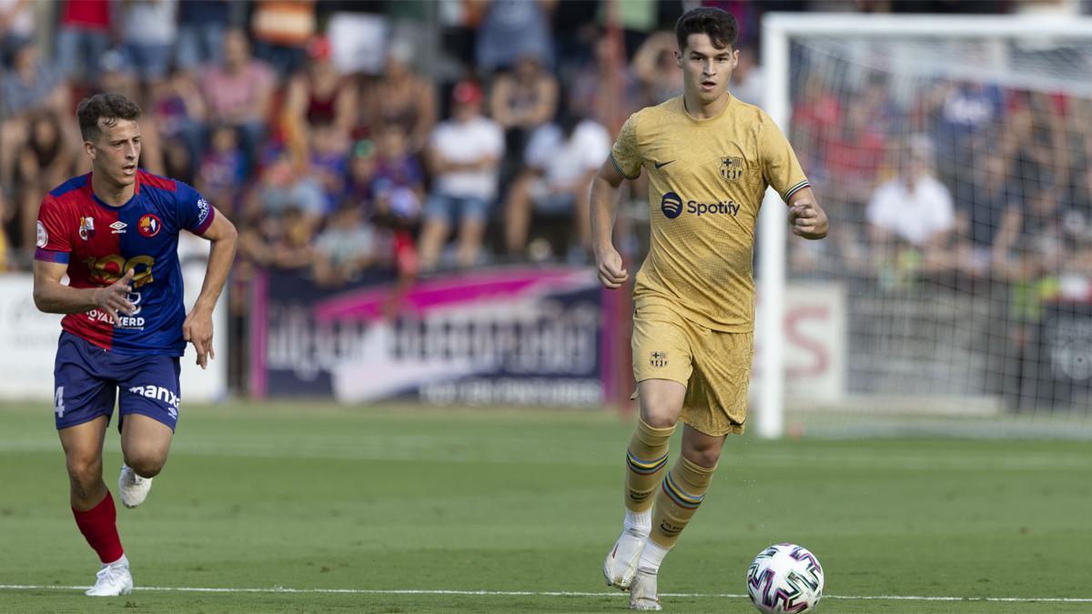 Mika Mármol jugó con el primer equipo del Barça en Olot