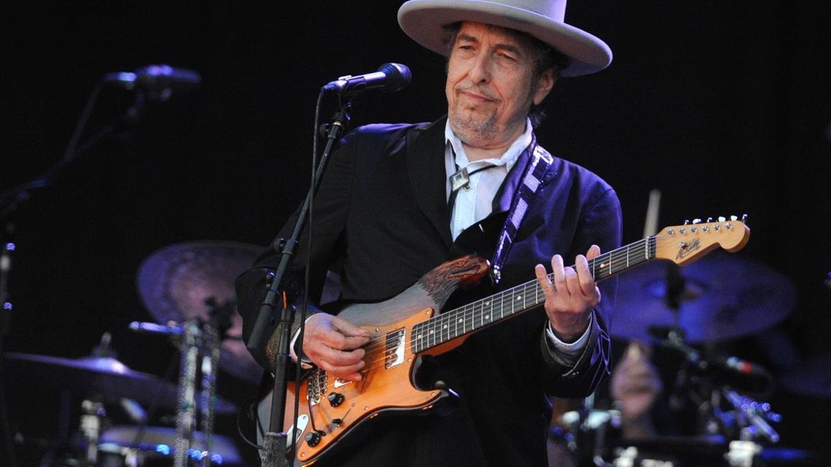 Bob Dylan, durante una actuación en Francia, en julio del 2012.