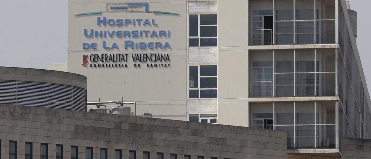 Imagen reciente del hospital de Alzira.