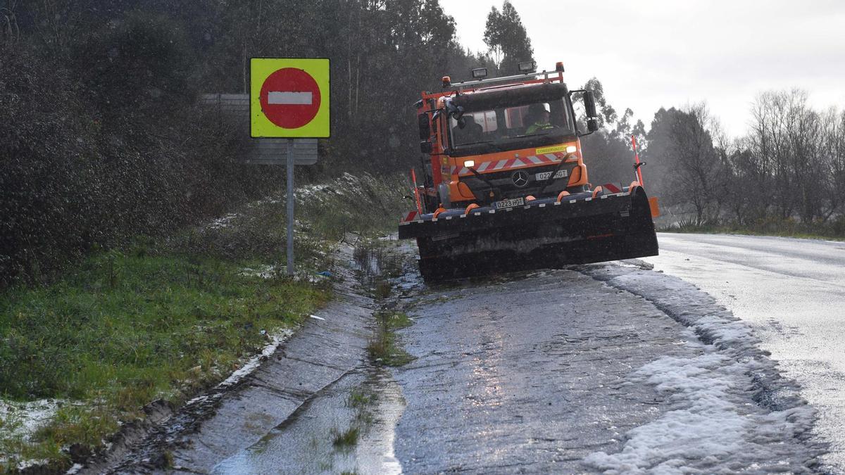 Nieve en la calzada