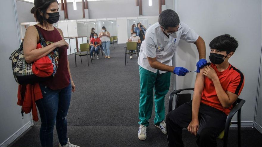 Vacunación de niños de 12 y más años hoy domingo en Infecar.