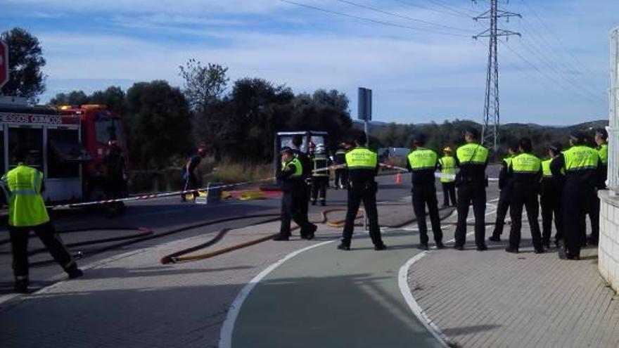 La Policía Local de Benicarló recibe formación sobre los accidentes con mercancías peligrosas