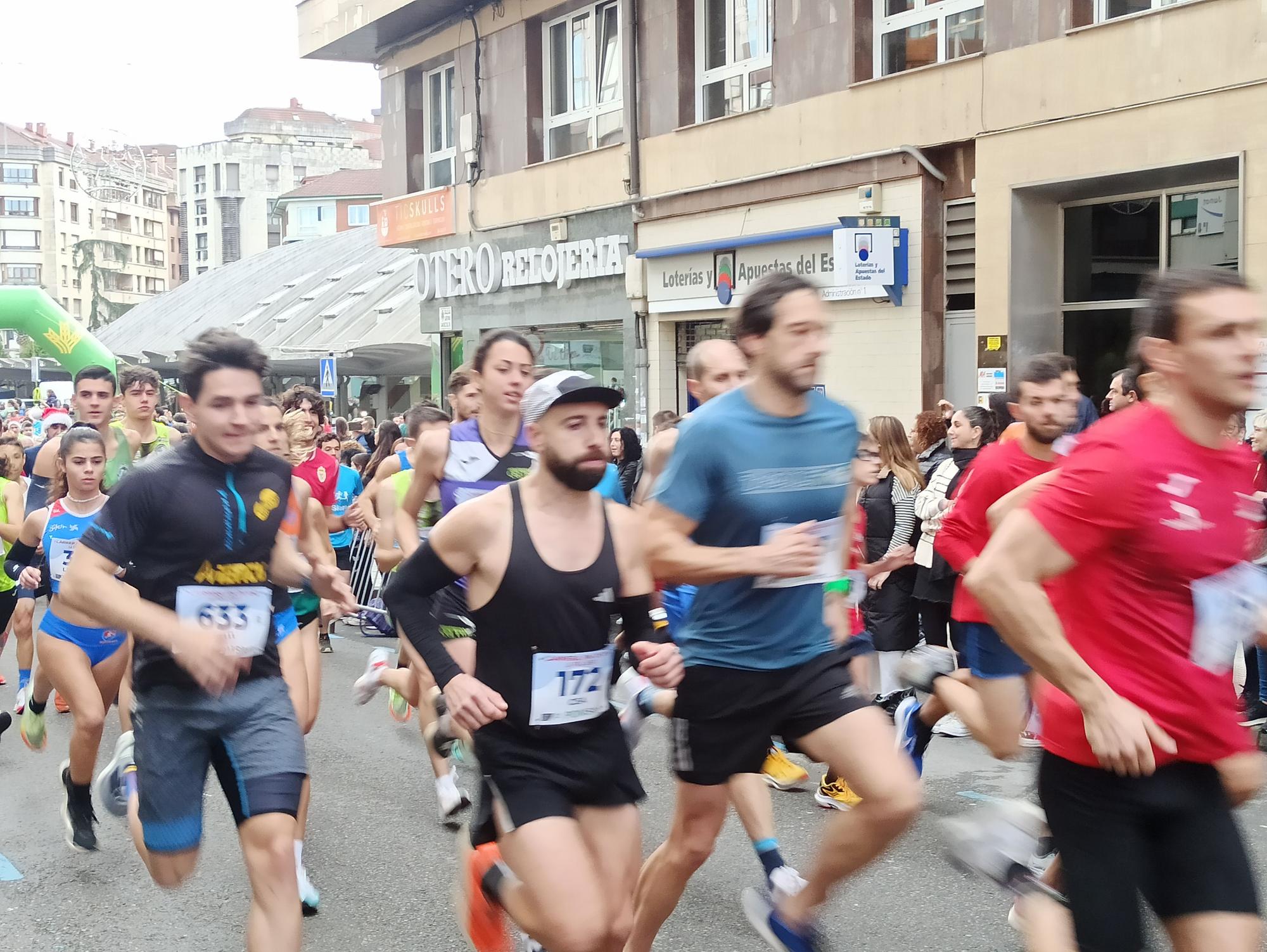 Casi 1.500 participantes disputan la carrera de Fin de Año de Pola de Siero