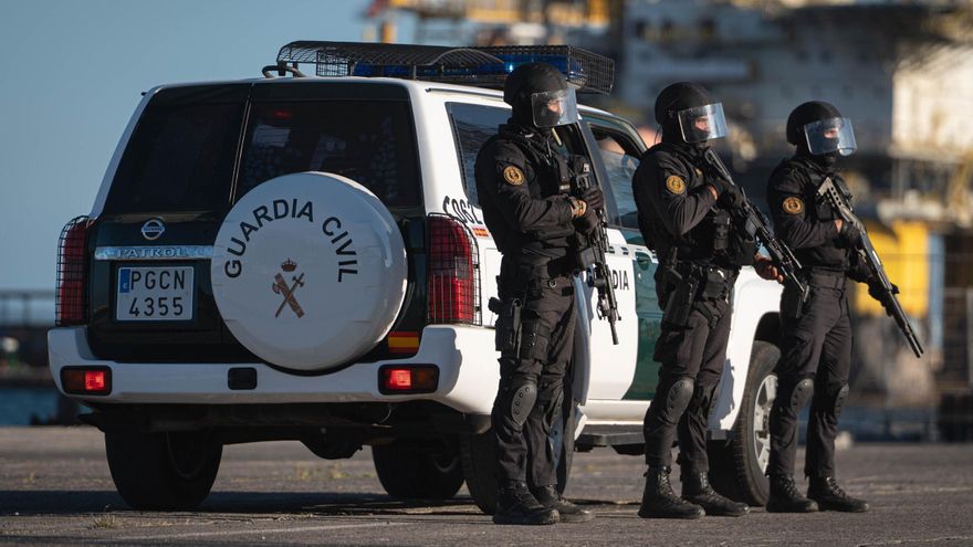 La Guardia Civil extrema ya la vigilancia en la tapa de la gasolina del coche: podrán sancionarte con 200 euros