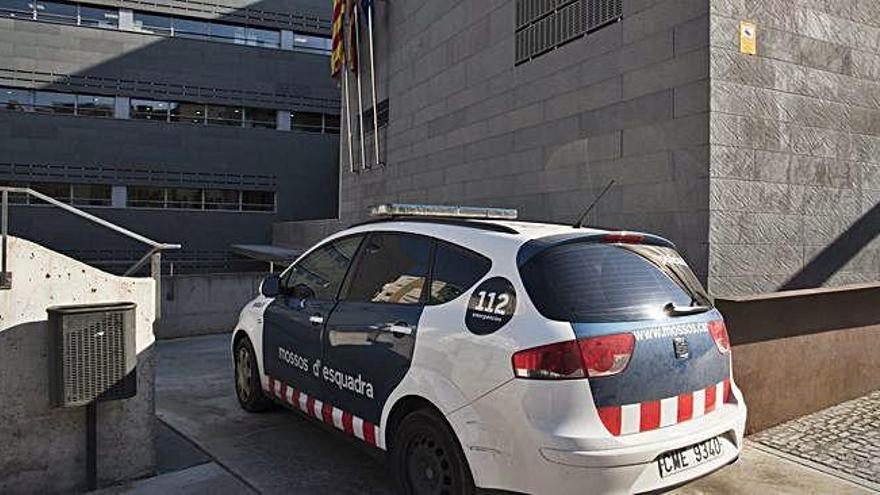 USPAC denuncia que la vigilància dels jutjats  deixa només tres mossos per patrullar al Bages