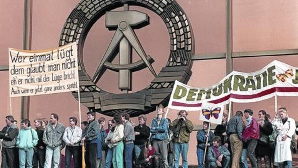 Manifestación en Alexanderplatz, en Berlín Este, el 4 de noviembre de 1989.