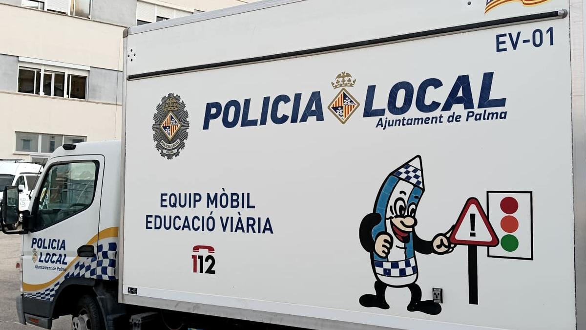 Vehículo del Equipo de Seguridad Vial de la Policía Local de Palma.