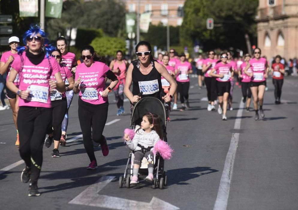 Ambiente en la V Carrera de la Mujer de Murcia