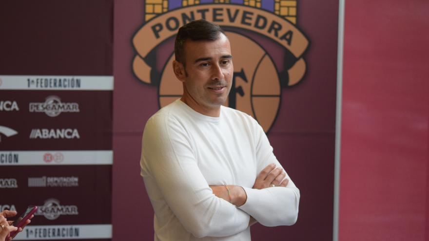 Yago Iglesias, presentado como entrenador del Pontevedra CF