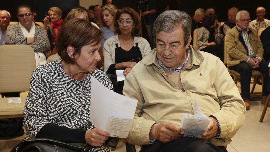 Álvarez-Cascos con Carmen Moriyón, alcaldesa de Gijón, en un acto de Foro.