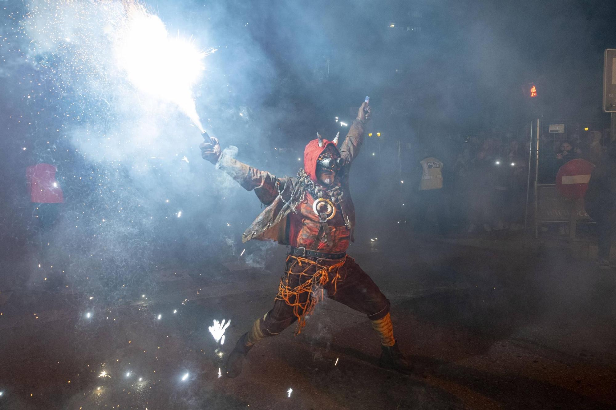 Höllenspektakel zum Abschluss des Stadtfestes von Palma auf Mallorca