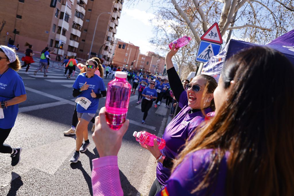 Imágenes del recorrido de la Carrera de la Mujer: avenida Pío Baroja y puente del Reina Sofía (I)