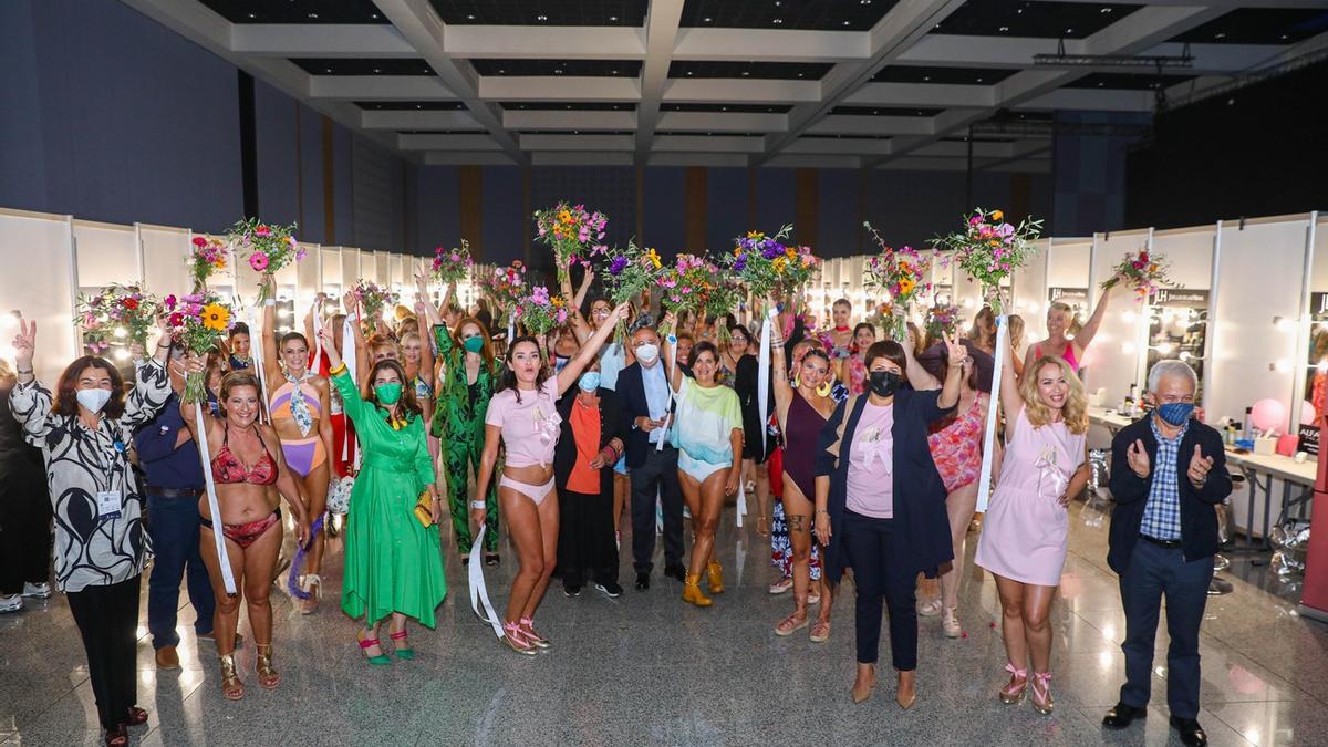 GCSW by MC presentan Nadamos Juntas, desfile benéfico por el cáncer de mama