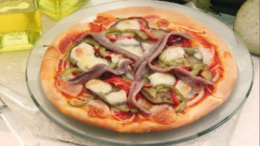 Pizza de anchoas y mozzarella