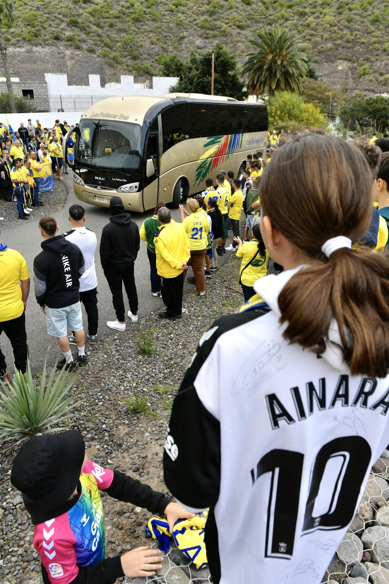 Aficionados despiden a la UD de Barranco Seco antes de ir a Tenerife