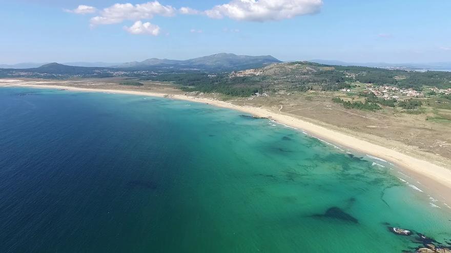 Cinco playas cerca de Santiago de Compostela para refrescarse y combatir la ola de calor