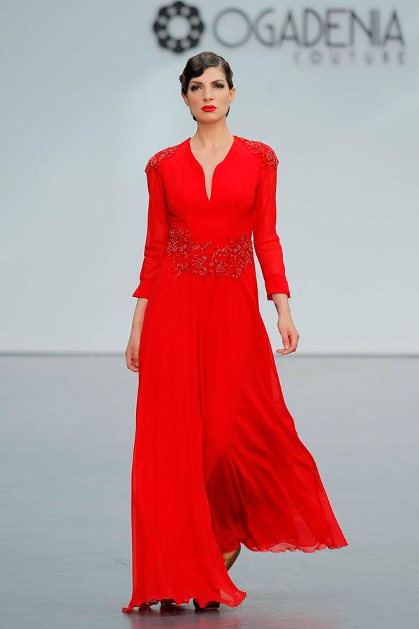 Vestidos rojos para invitadas de boda: Ogadenia Diaz
