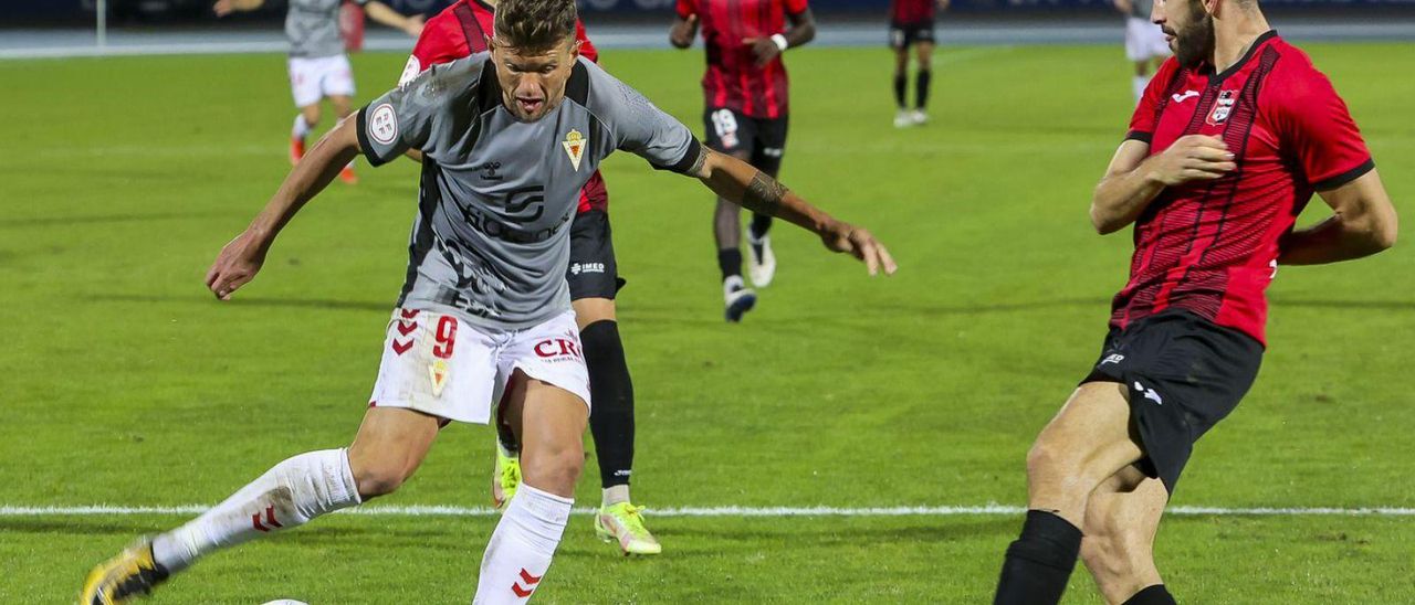 Andrés Carrasco en el duelo en el campo de La Nucía.