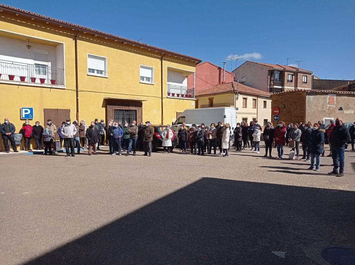 Otra perspectiva de la concentración de hoy en Tábara.