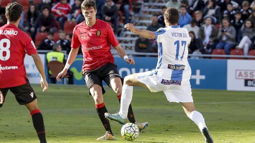 Yuste en el partido contra el Leganés, en el que se estrenó como central.