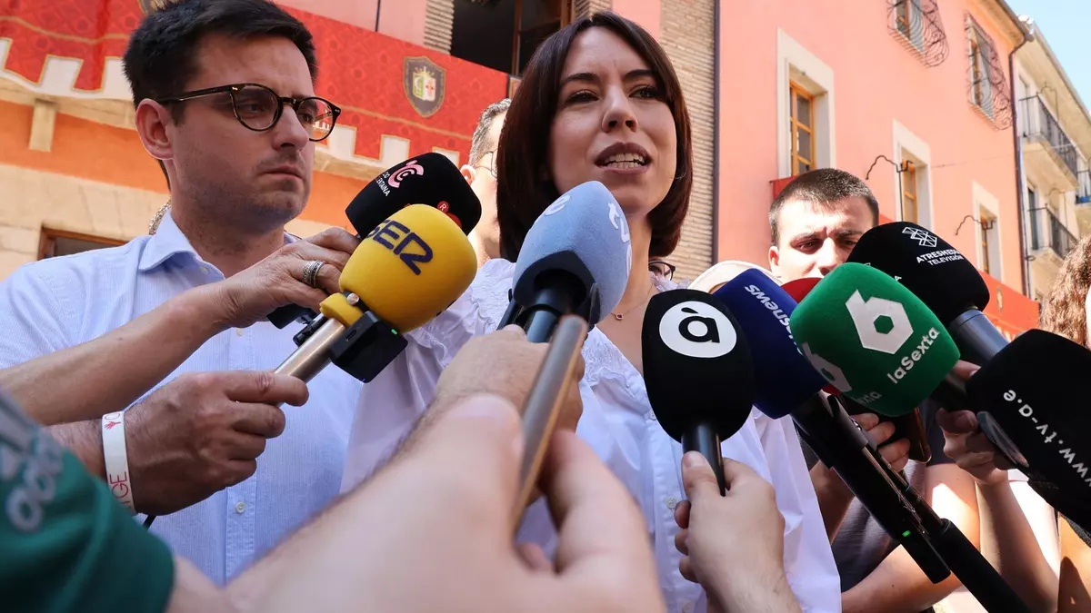Morant, sobre Mazón: "Se puede tener título universitario y estar de parranda mientras la gente se está muriendo"