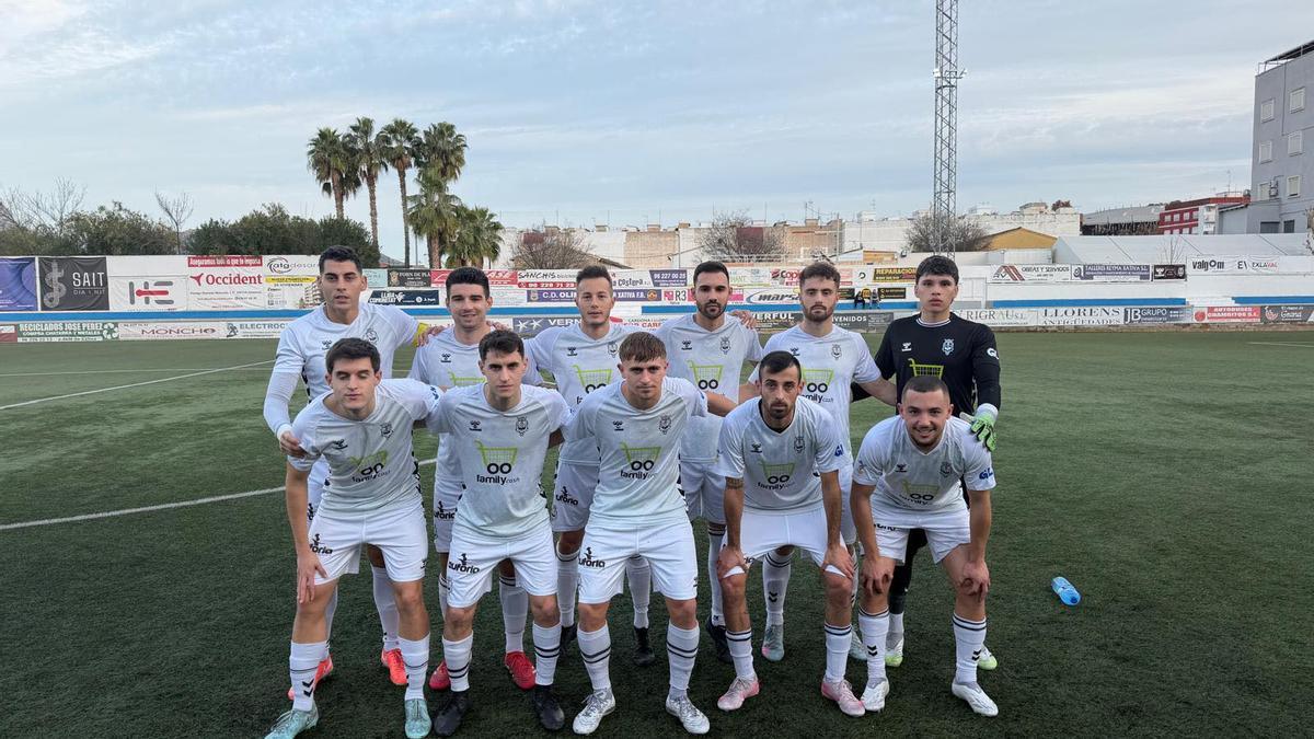 Once titular del CD Olímpic en el partido contra el Eldense B en la Murta.