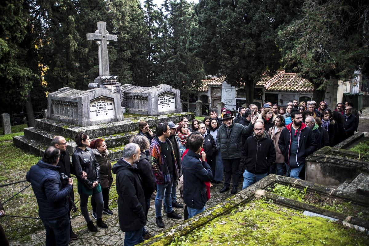 Imagen de la visita al cementerio en las Jornadas Góticas de 2024.