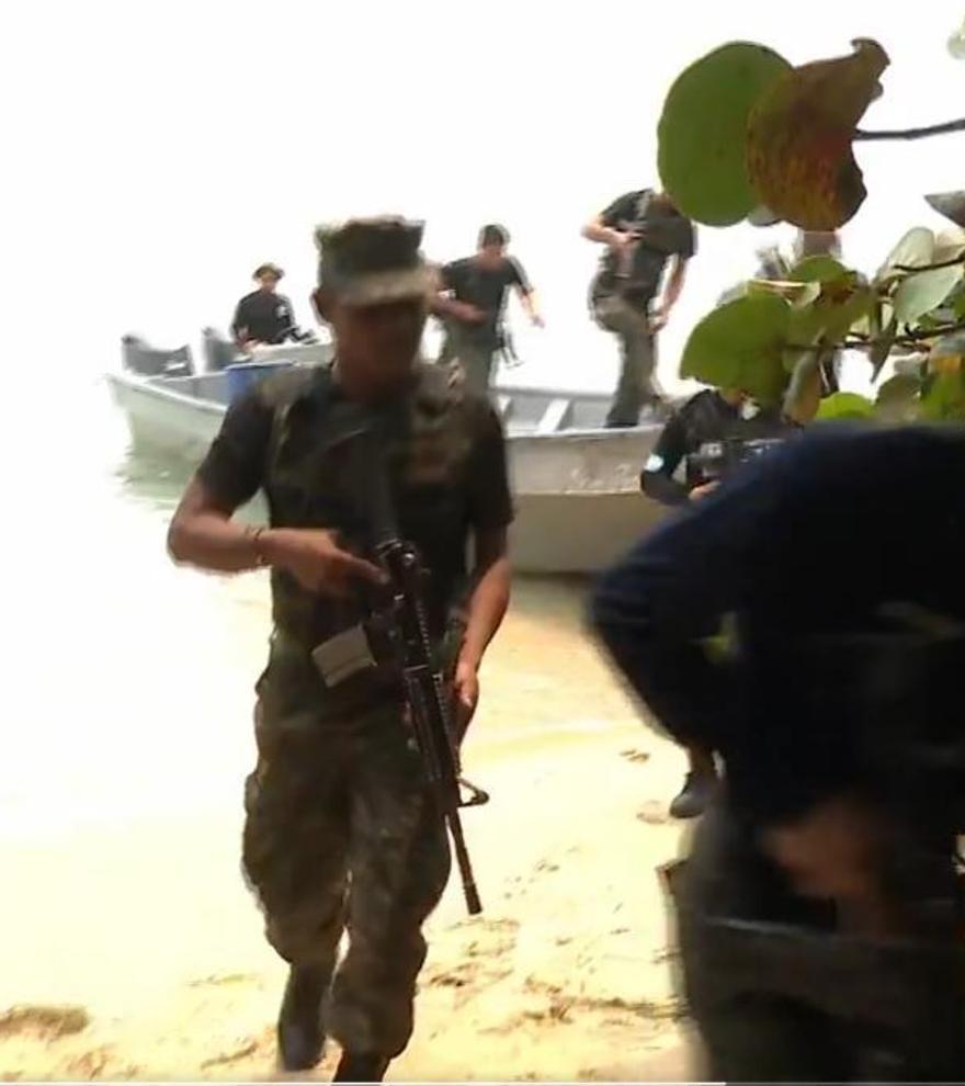 Alarmante escena en &#039;Supervivientes&#039;: el Ejército de Honduras desembarca en los Cayos tras la fuga de Ángel Cristo Jr.