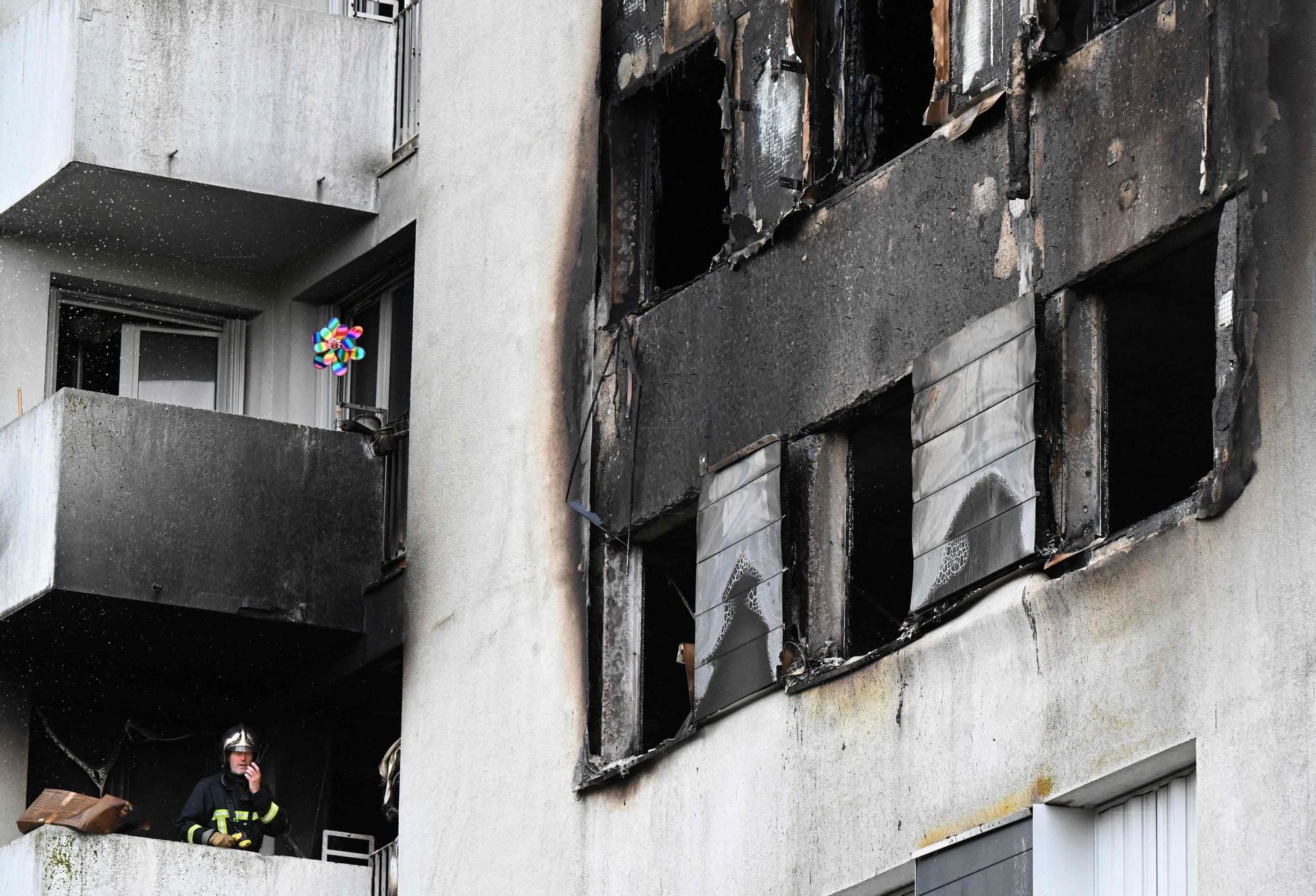Estado en que quedó el edificio de Reims, en Francia, tras el incendio de la batería de un patinete eléctrico.