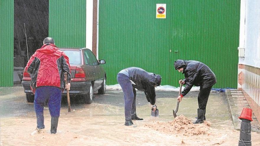 Las fuertes lluvias provocan distintos problemas en Cabra