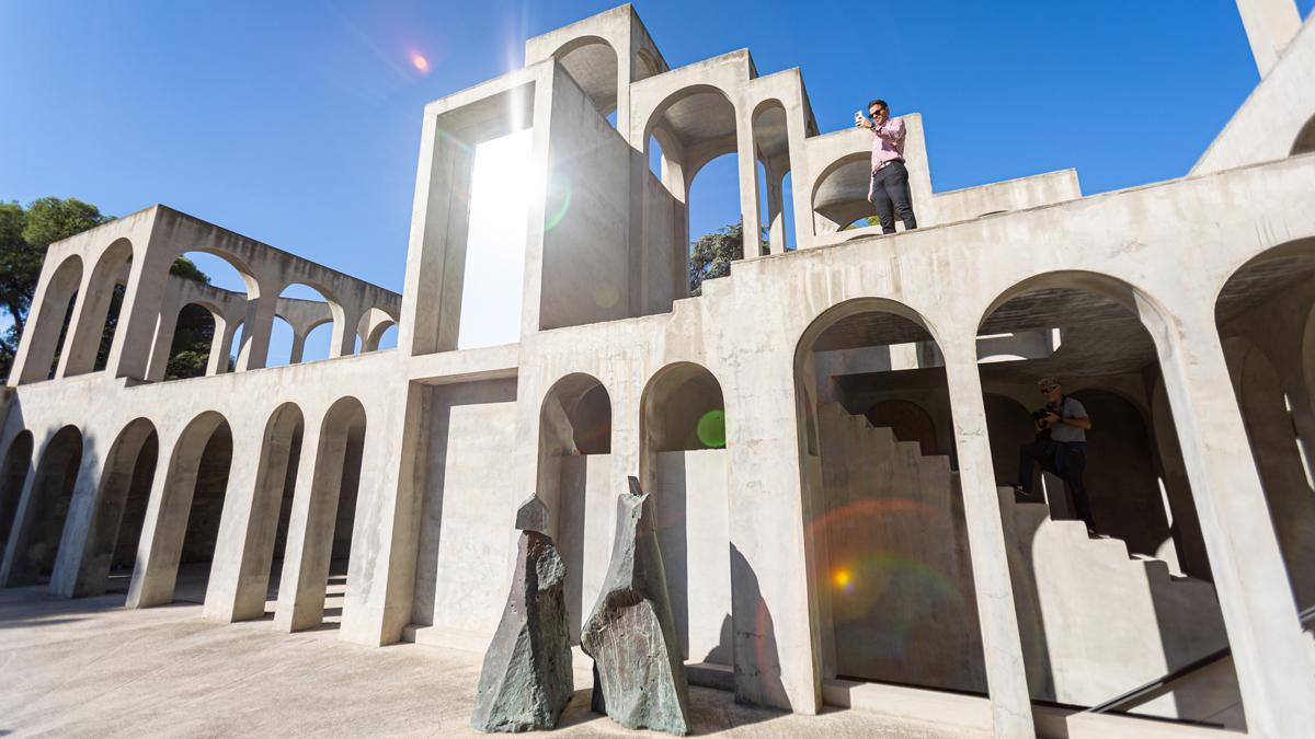 Visita al Espai Corberó, recién comprado por el ayuntamiento de Esplugues