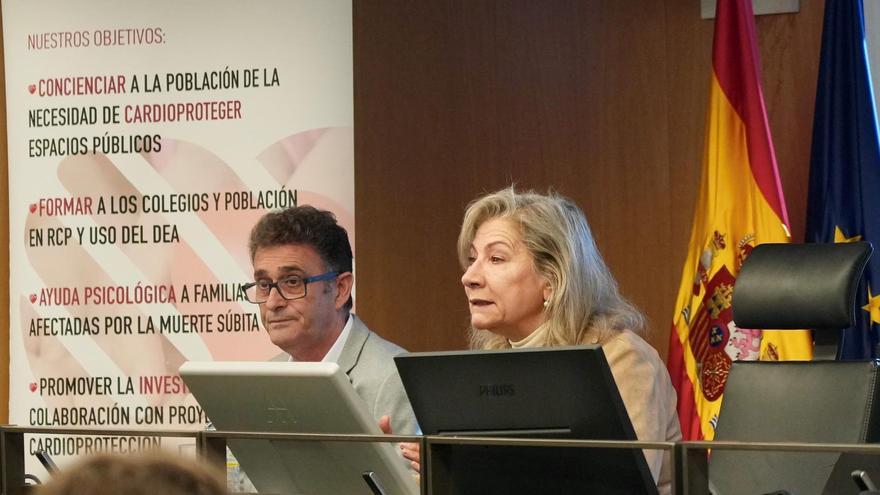 El Congreso de los Diputados ha acogido hoy una jornada de formación en Reanimación Cardiopulmonar (RCP) organizada por la Asociación Española contra la Muerte Súbita José Durán #7 (AEMS) y la Fundación QUAES.