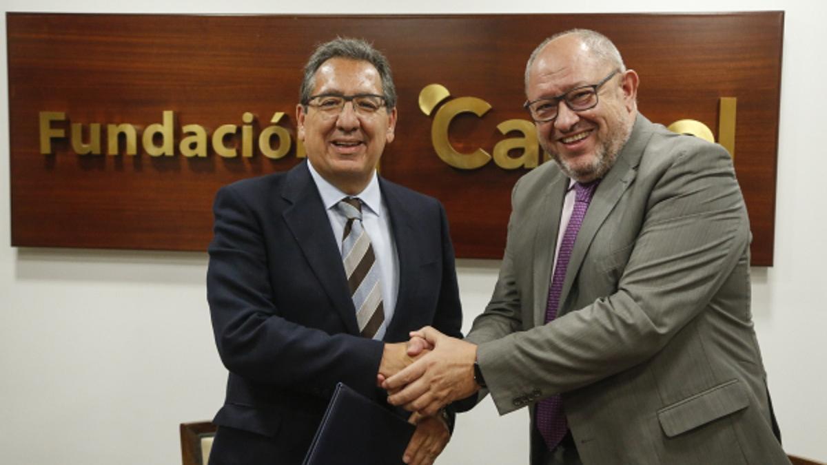 Antonio Pulido, presidente de la Fundación Cajasol, y el Manuel Torralbo, rector de la Universidad de Córdoba.