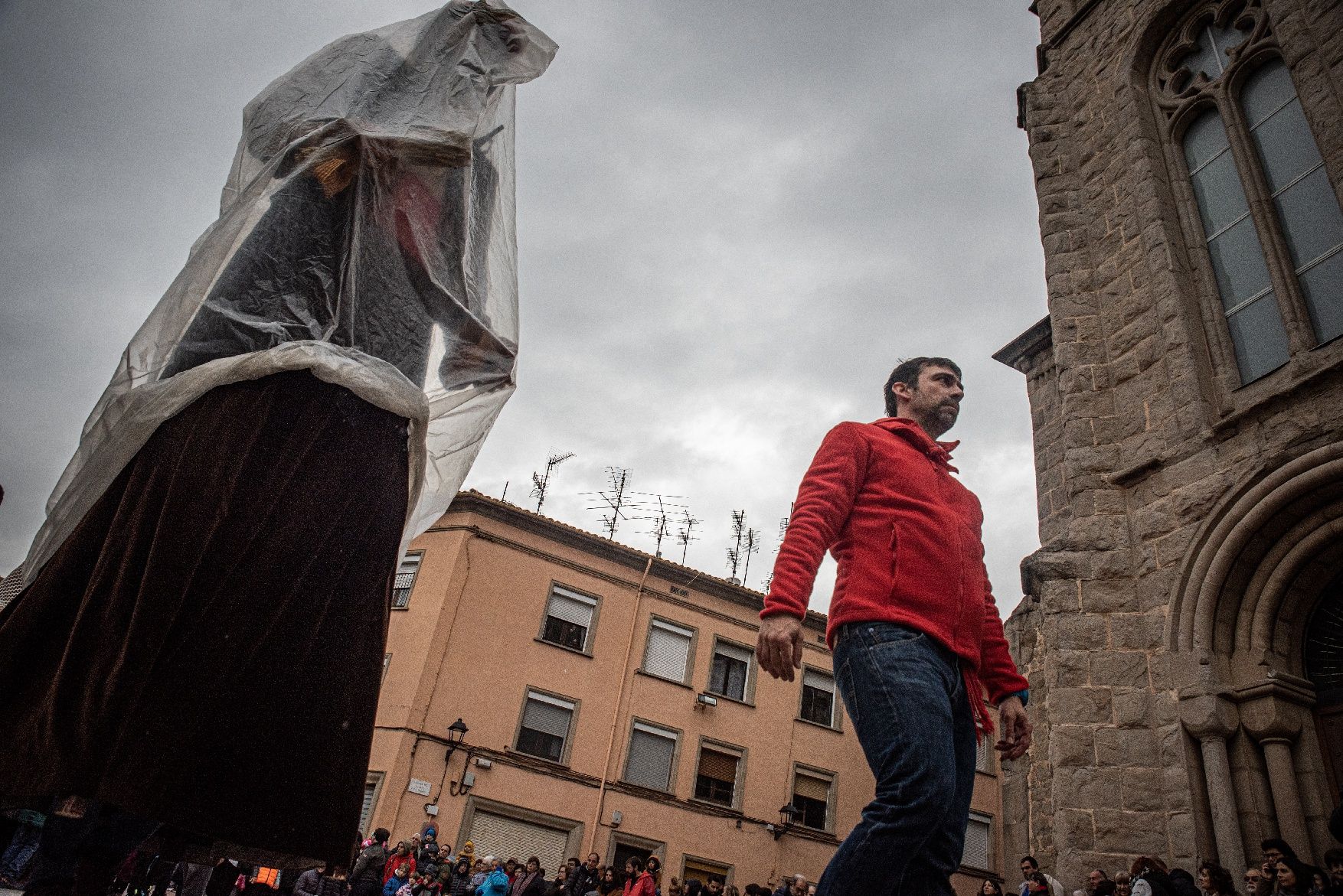 Gironella cuina i reparteix 100 quilos de blat de moro escairat