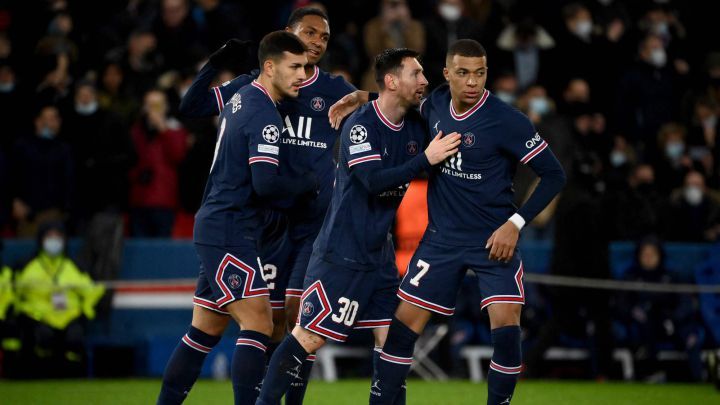 Messi y Mbappé celebran un gol ante el Brujas.