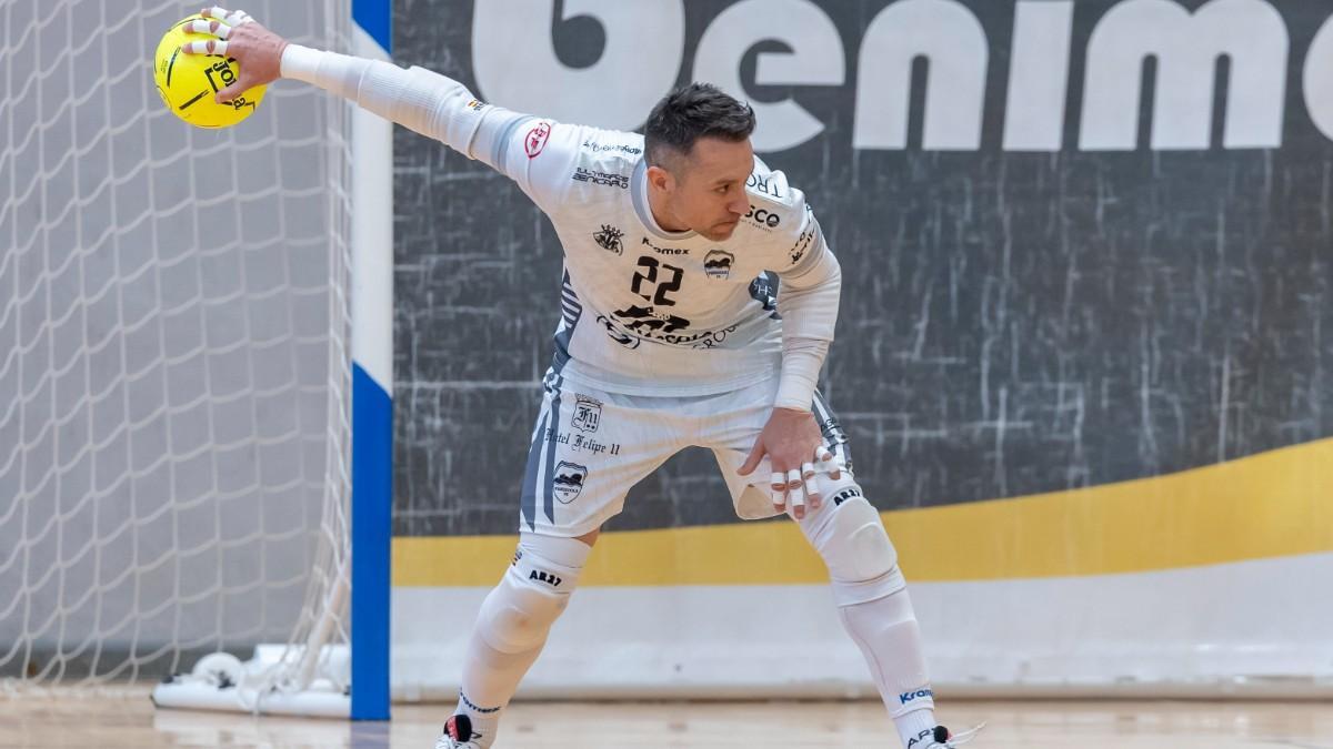 Gus se mantiene en plena forma