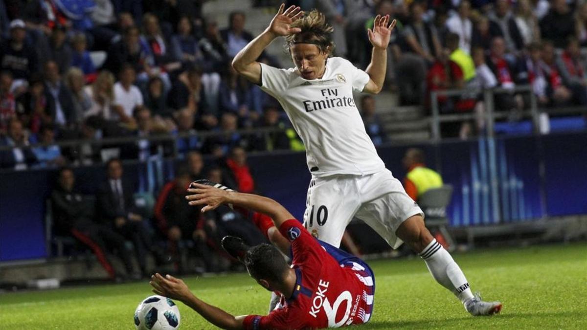 Modric en la Supercopa de Europa frente al Atlético de Madrid