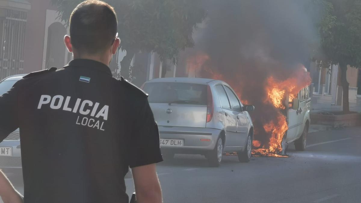 Momento del incendio en avenida López de Ayala