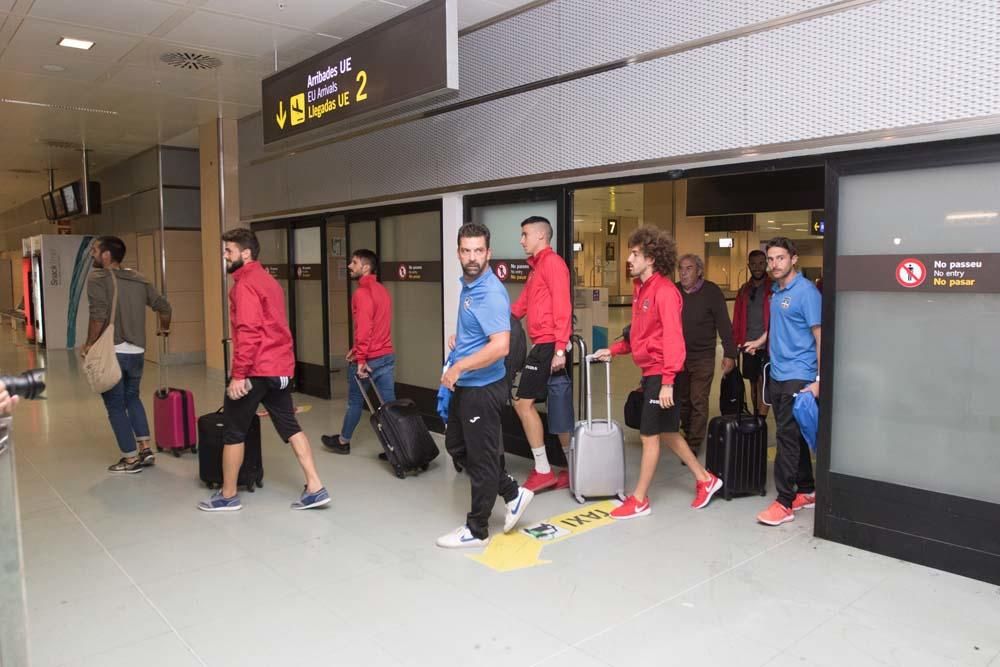 La llegada del SD Formentera al aeropuerto de Ibiza.