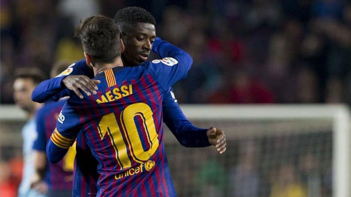 Messi y Dembélé se abrazan esta temporada