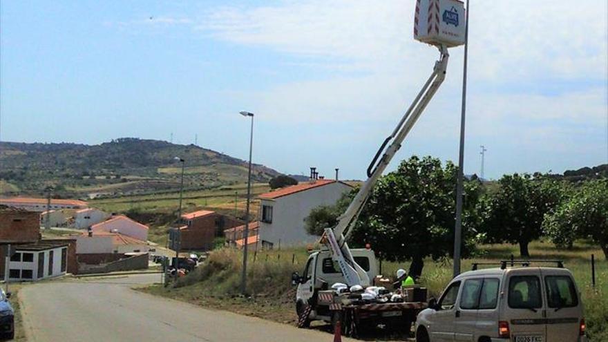 El ayuntamiento inicia el cambio del alumbrado por farolas led