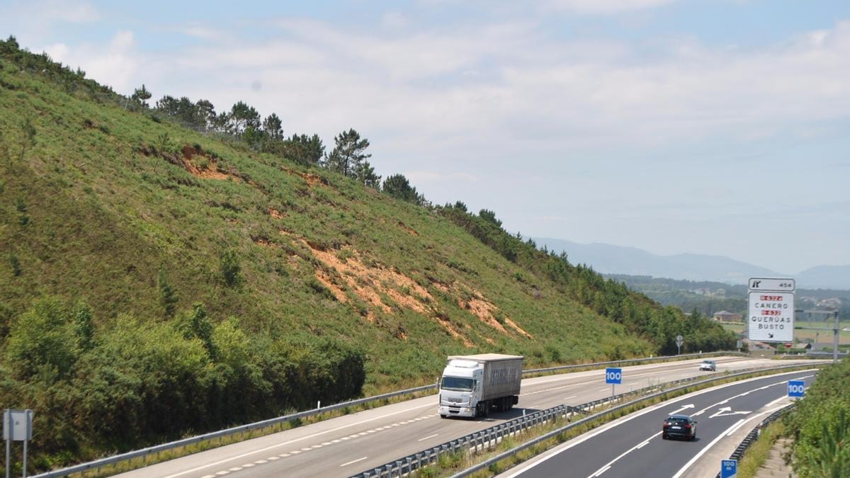 Un tramo de la Autovía del Cantábrico en Valdés