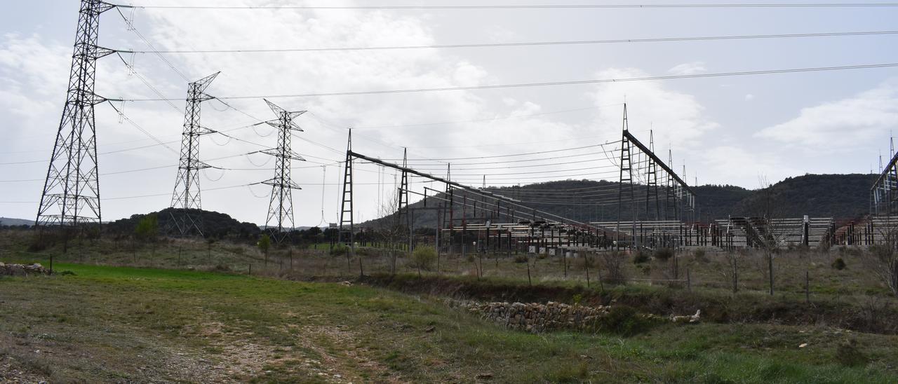 El BOE abre el periodo de alegaciones para ampliar la subestación eléctrica de Morella, situada en la masía de Fraiximeno.