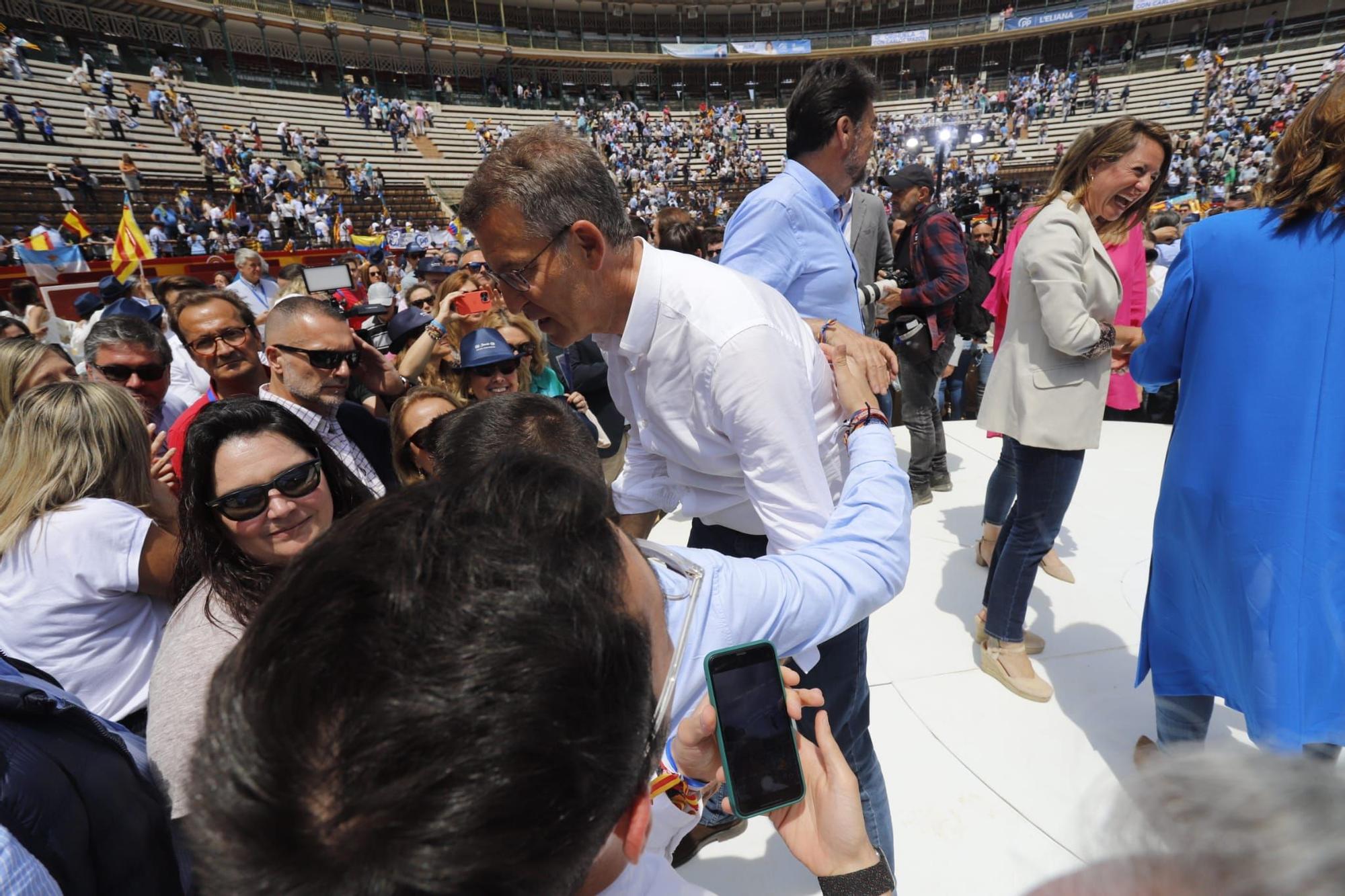 Mitin central del PPCV en la Plaza de Toros de València