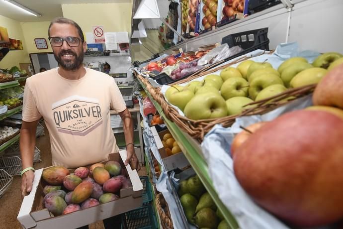 13-09-19 LAS PALMAS DE GRAN CANARIA. DISTINTAS FRUTERIAS. LAS PALMAS DE GRAN CANARIA. Reportaje fruterías. Fotos: Juan Castro.  | 13/09/2019 | Fotógrafo: Juan Carlos Castro