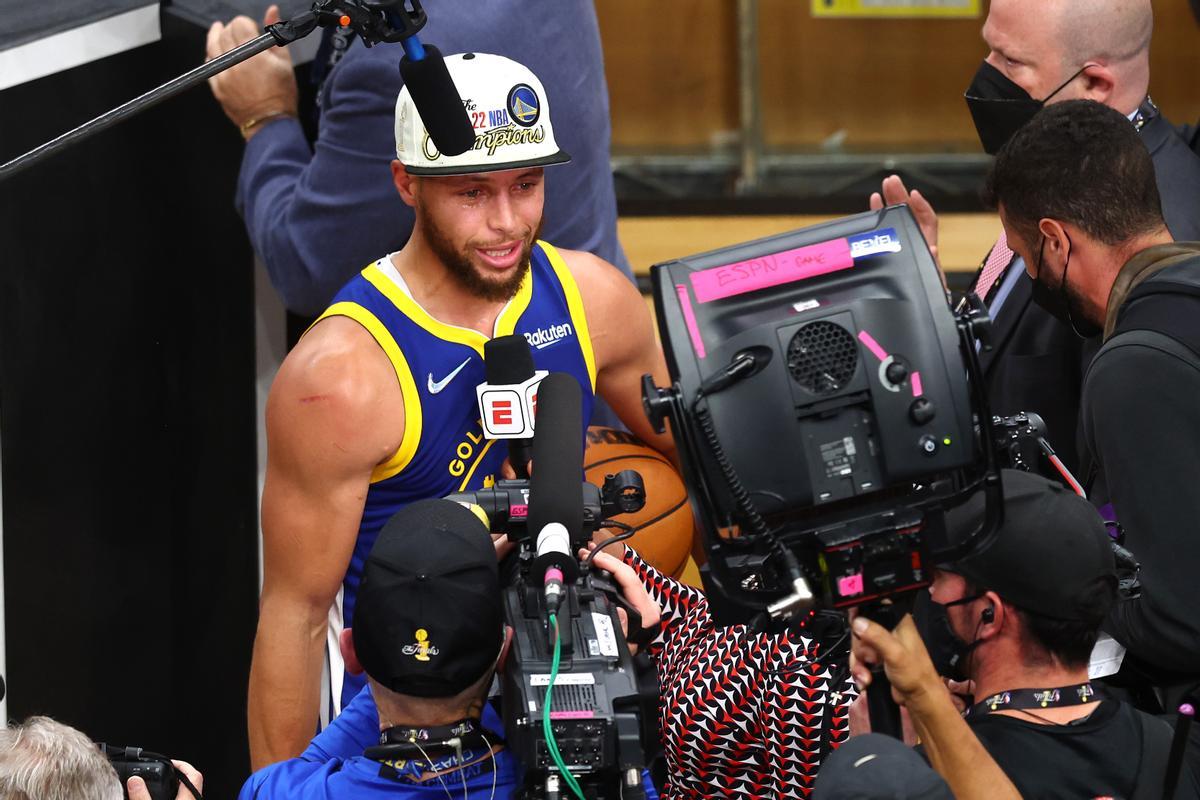 ¡Así celebraron los Warrios el título de la NBA!