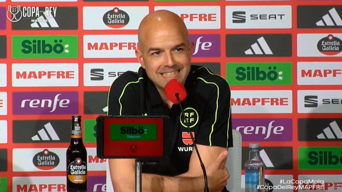 González Fuertes, antes de la final de Copa