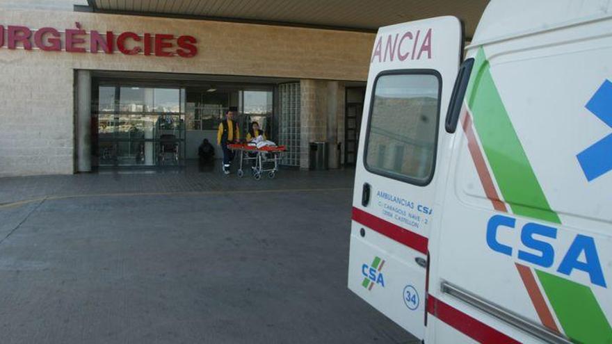 Roban luces led de una ambulancia en el Grao de Castellón