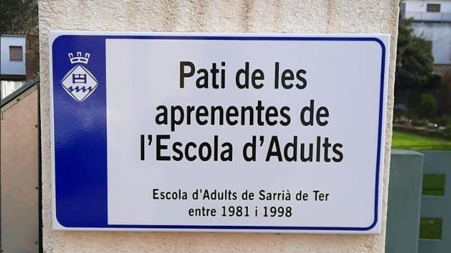 Sarrià dedica patis a les aprenentes de les escoles d’adults  i a Martí Ballada